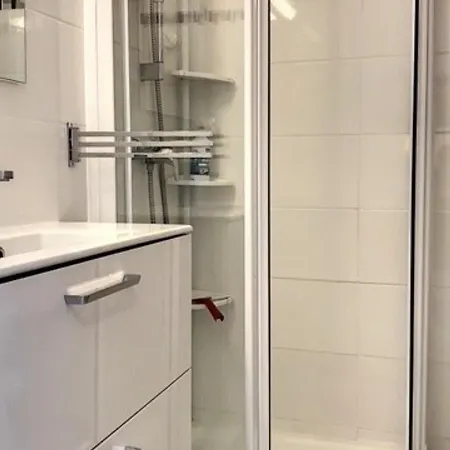 Lumineux 26m², Climatise, Proche Des Thermes - Fr-1-503-93 شقة