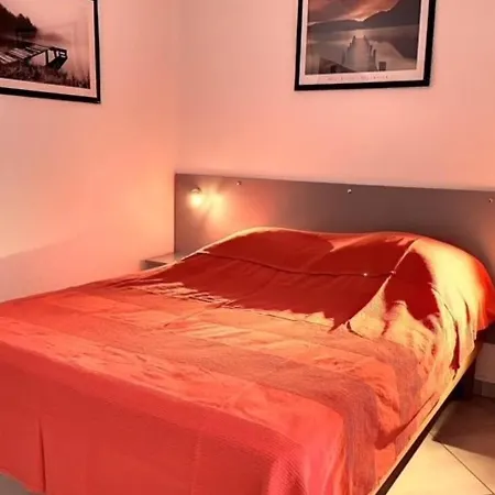 Lumineux 26m², Climatise, Proche Des Thermes - Fr-1-503-93 شقة